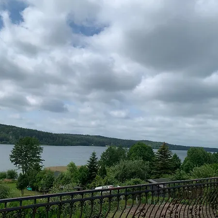 I Z Widokiem Na Jezioro Wielewskie Wiele