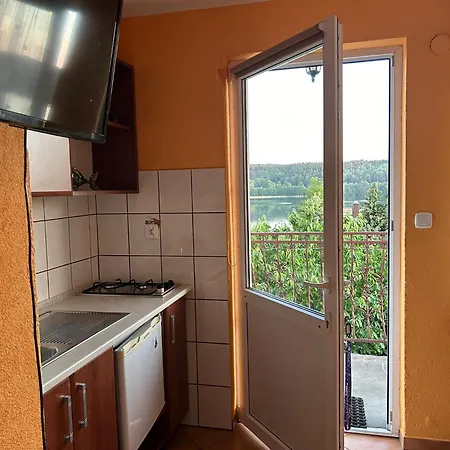 I Z Widokiem Na Jezioro Wielewskie *