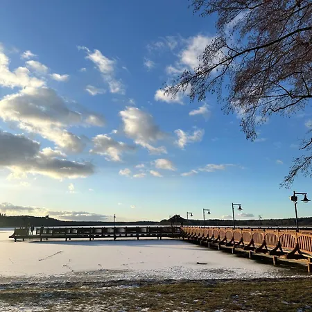 I Z Widokiem Na Jezioro Wielewskie Wiele