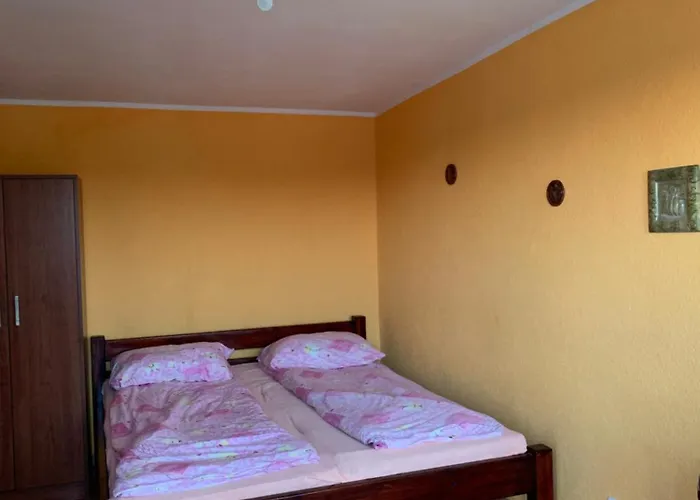 I Z Widokiem Na Jezioro Wielewskie Wiele